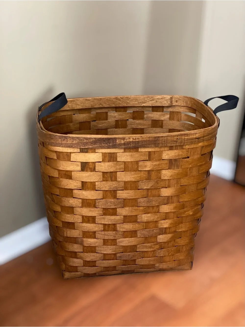 Vintage Large 18”x19” Woven Wood Basket Storage Laundry Hamper Double Handles
